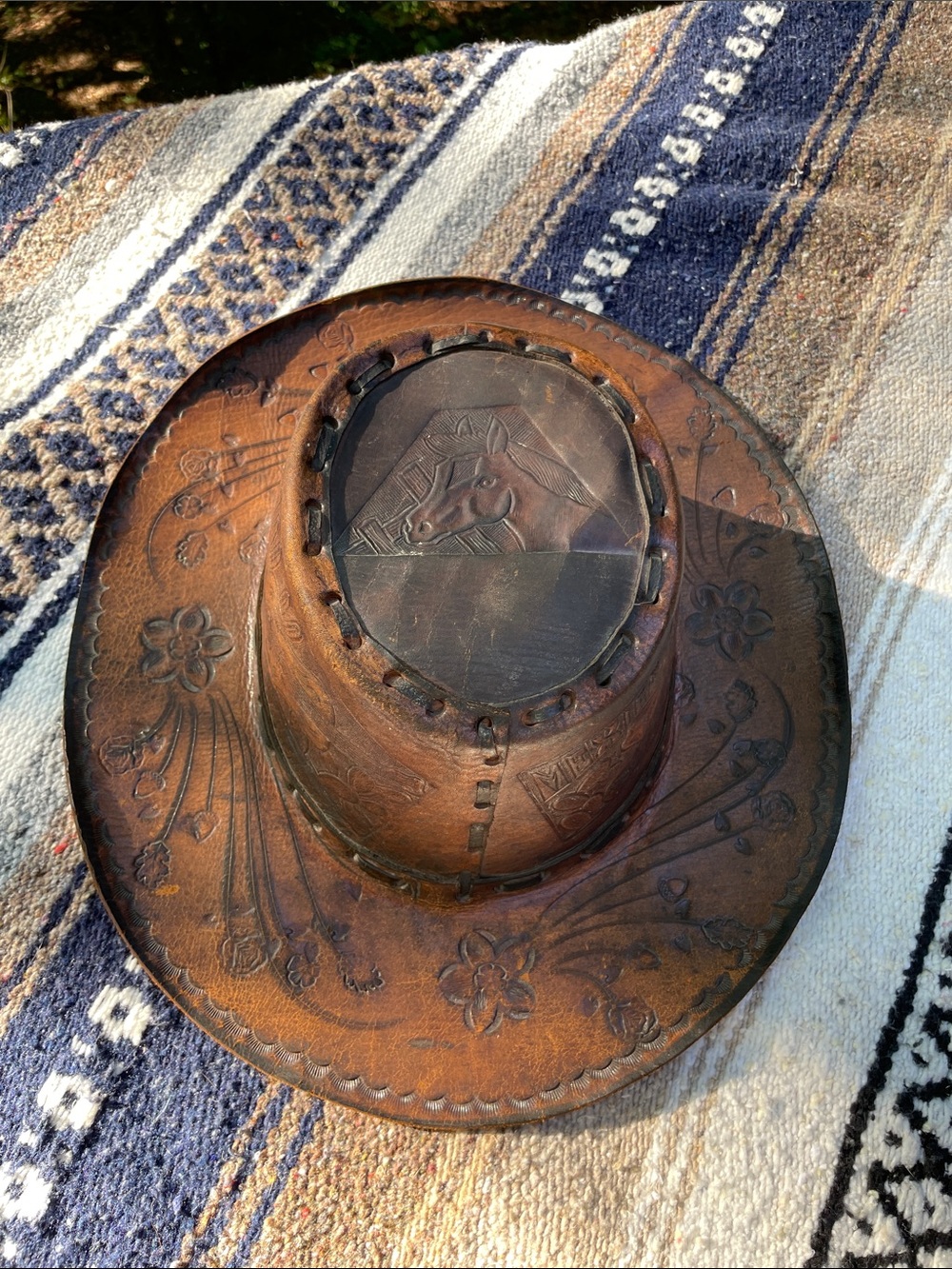 VINTAGE HAND TOOLED EMBOSSED AND STITCHED LEATHER COWBOY HAT - Picture 15 of 15